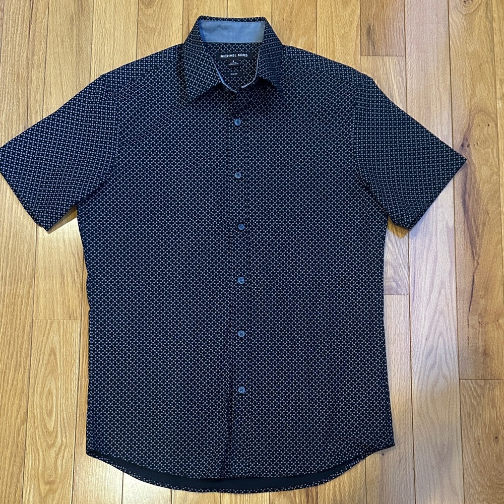 Like New Michael Kors Men's Black Geometric Short Sleeve Shirt size:S